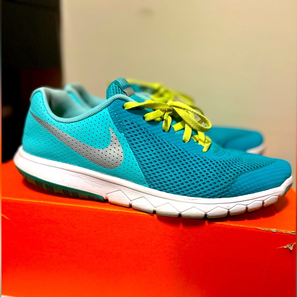 Nike Revolution 3